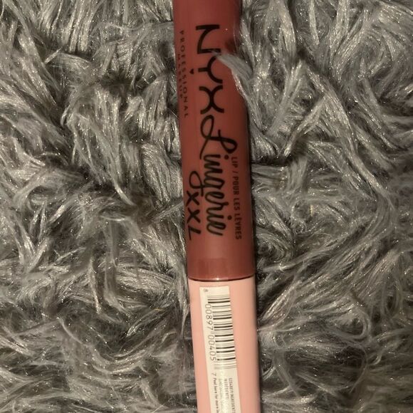 Nyx makeup bundle - Picture 5 of 7